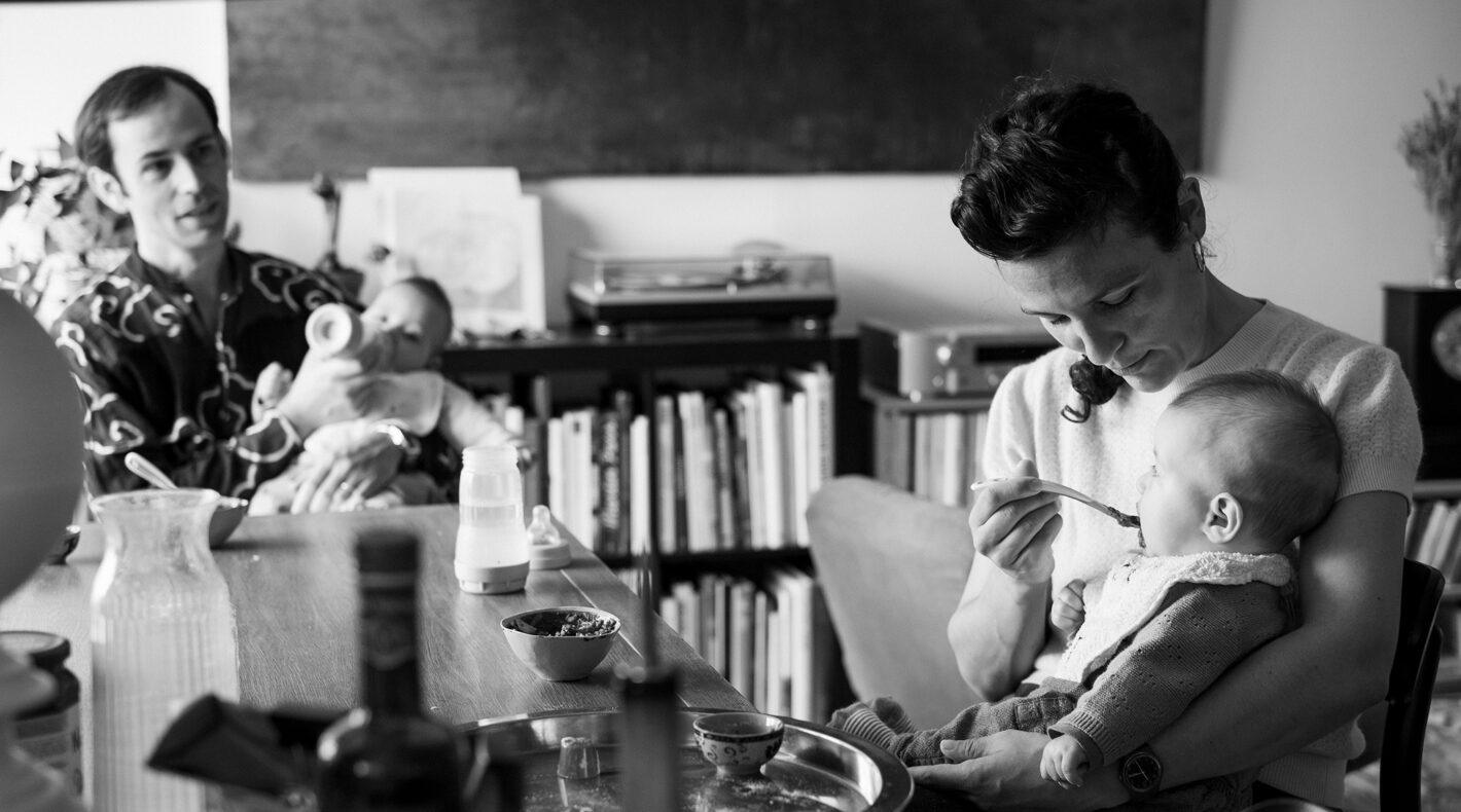 Julie, Théo & les Filles - 01 VIGNETTE & ENTETE